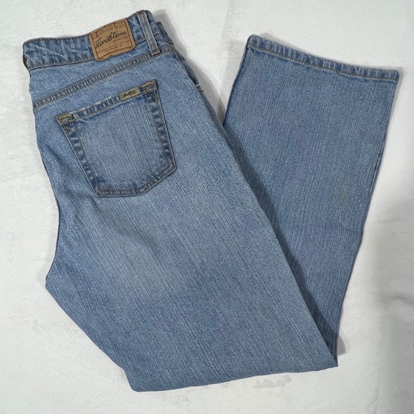 Levi's Women's Mid-Rise bootcut jeans misses size 12 short - Picture 15 of 16